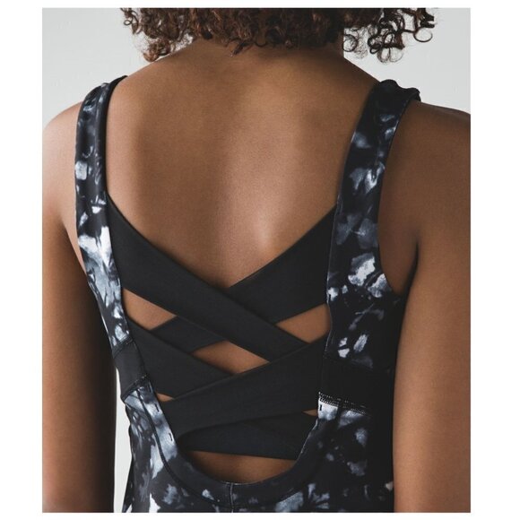 Lululemon Rise and Flow TankLululemon Rise and Flow Tank - Picture 5 of 13